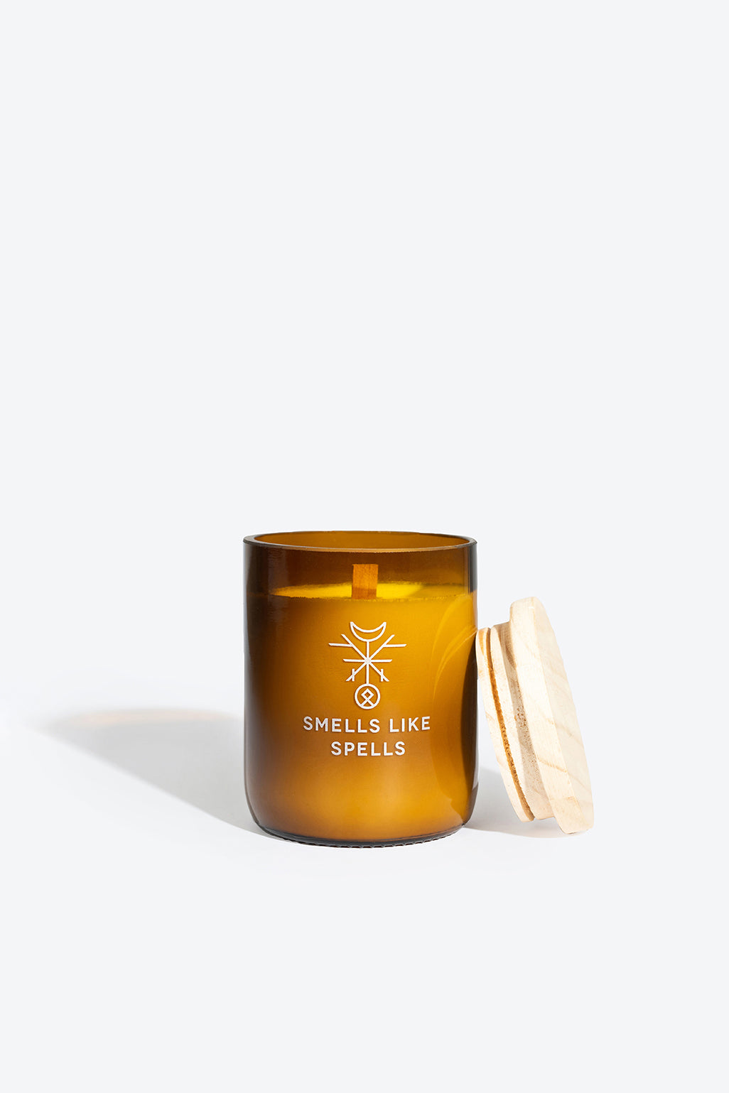Soy was scented candle with wooden wick MIMIR Smells Like Spells